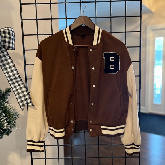 Clothes - Picture 9 of 13